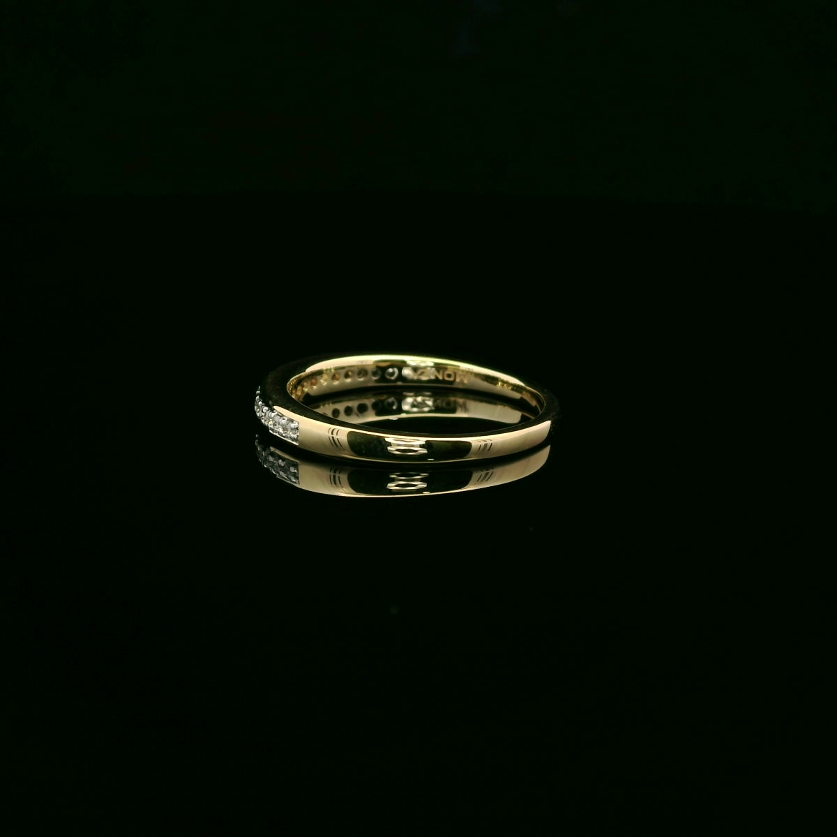 CHURUMBELA DE ORO CON DIAMANTES