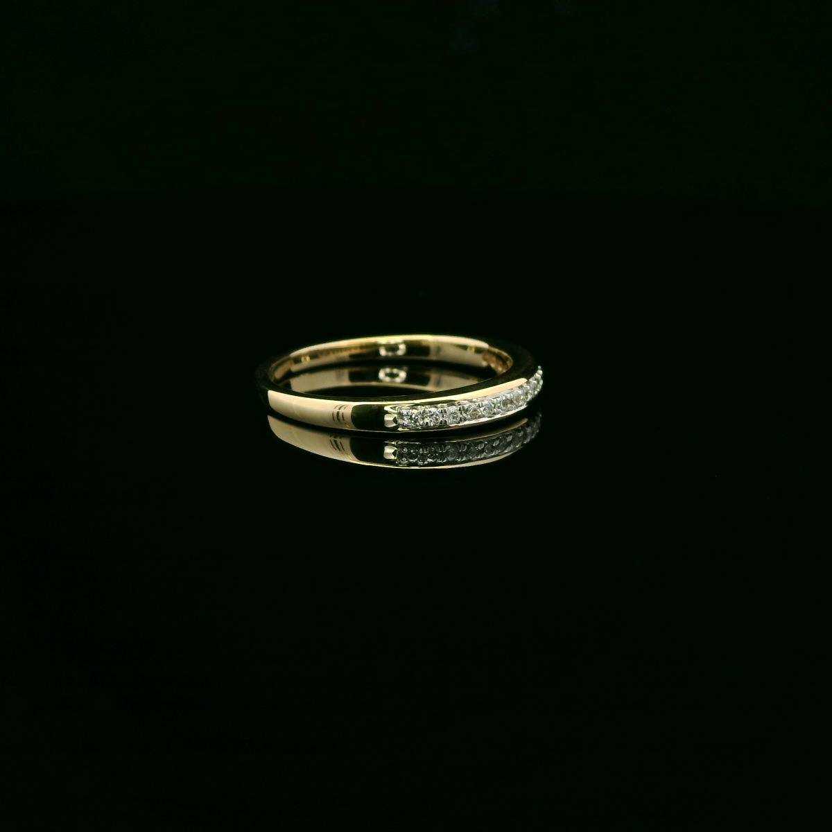 CHURUMBELA DE ORO CON DIAMANTES