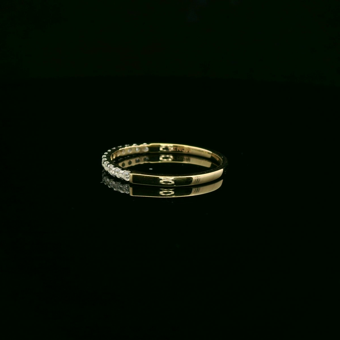 CHURUMBELA DE ORO CON DIAMANTES