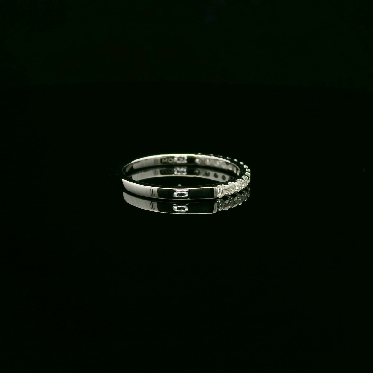 CHURUMBELA DE ORO CON DIAMANTES