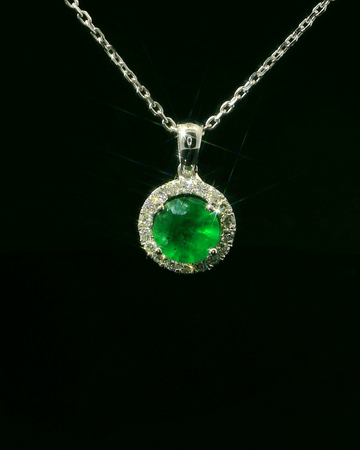 COLLAR DE ORO CON ESMERALDA Y DIAMANTES