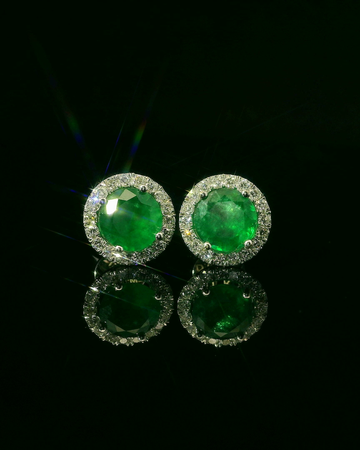 ARETES DE ORO CON ESMERALDA Y DIAMANTES