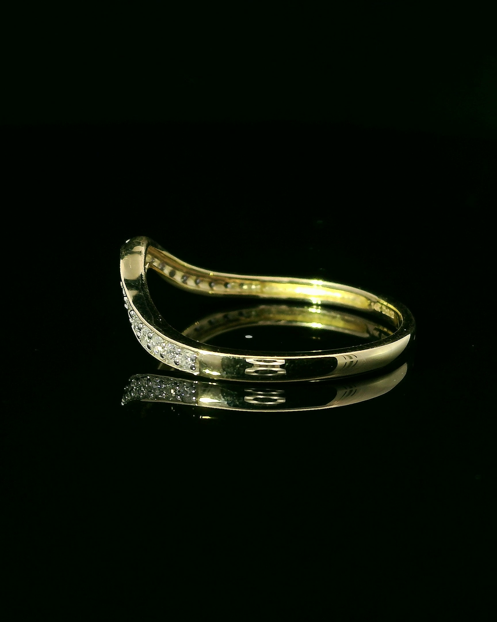 CHURUMBELA DE ORO CON DIAMANTES