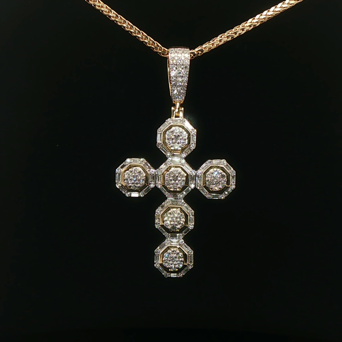 CRUZ DE ORO CON DIAMANTES