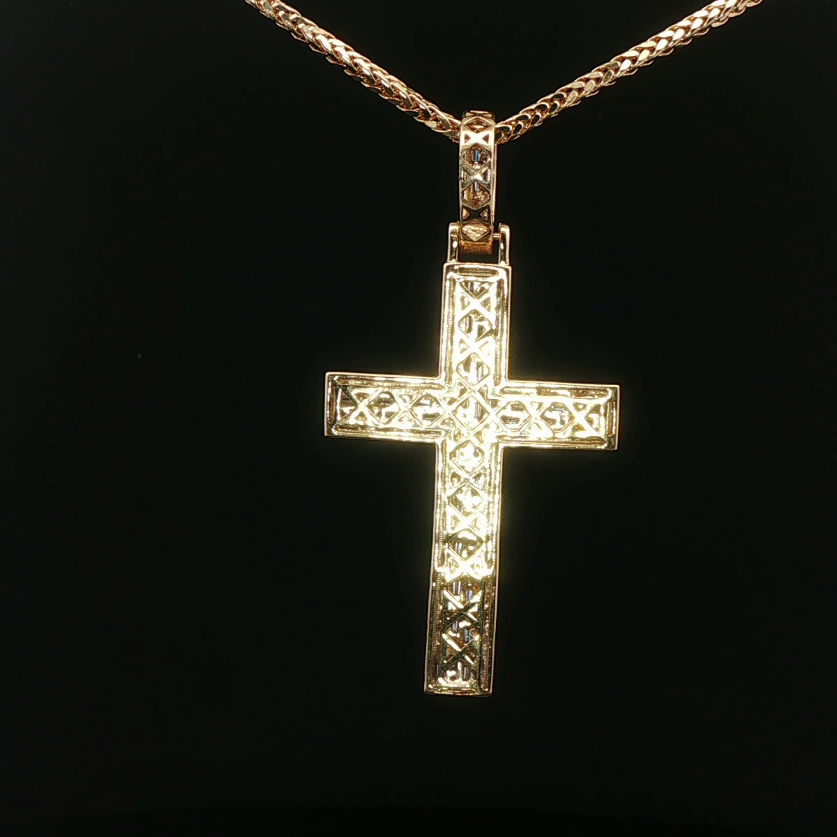 CRUZ DE ORO CON DIAMANTES