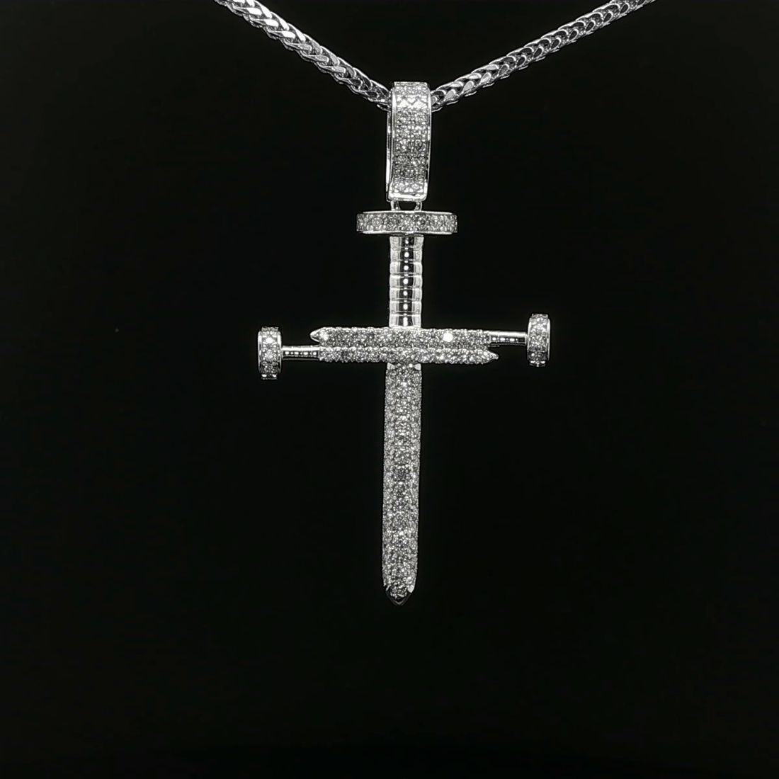 CRUZ DE ORO BLANCO CON DIAMANTES