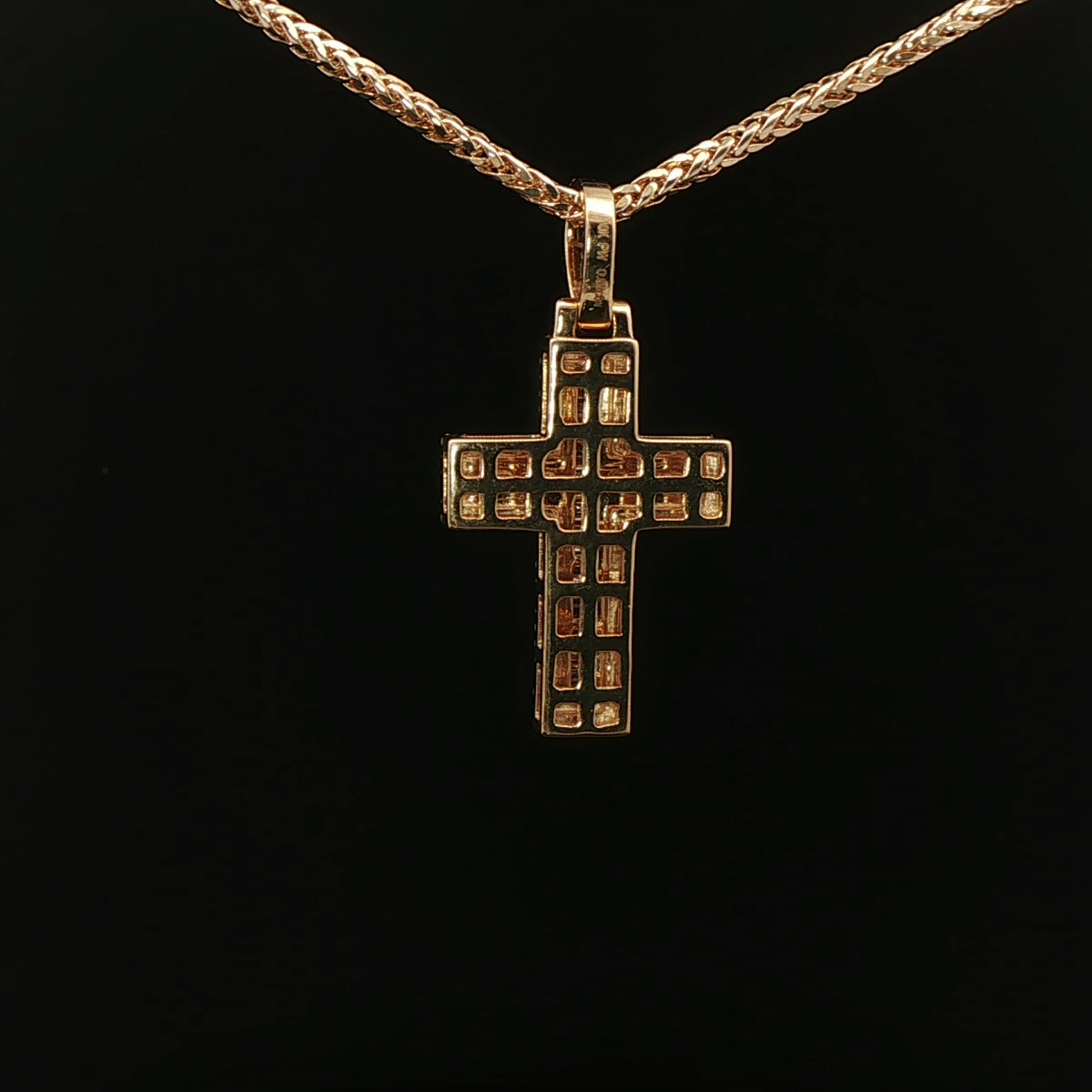 CRUZ DE ORO CON DIAMANTES