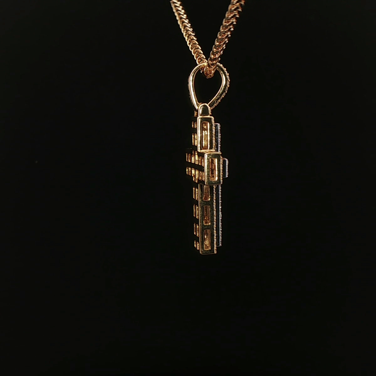 CRUZ DE ORO CON DIAMANTES