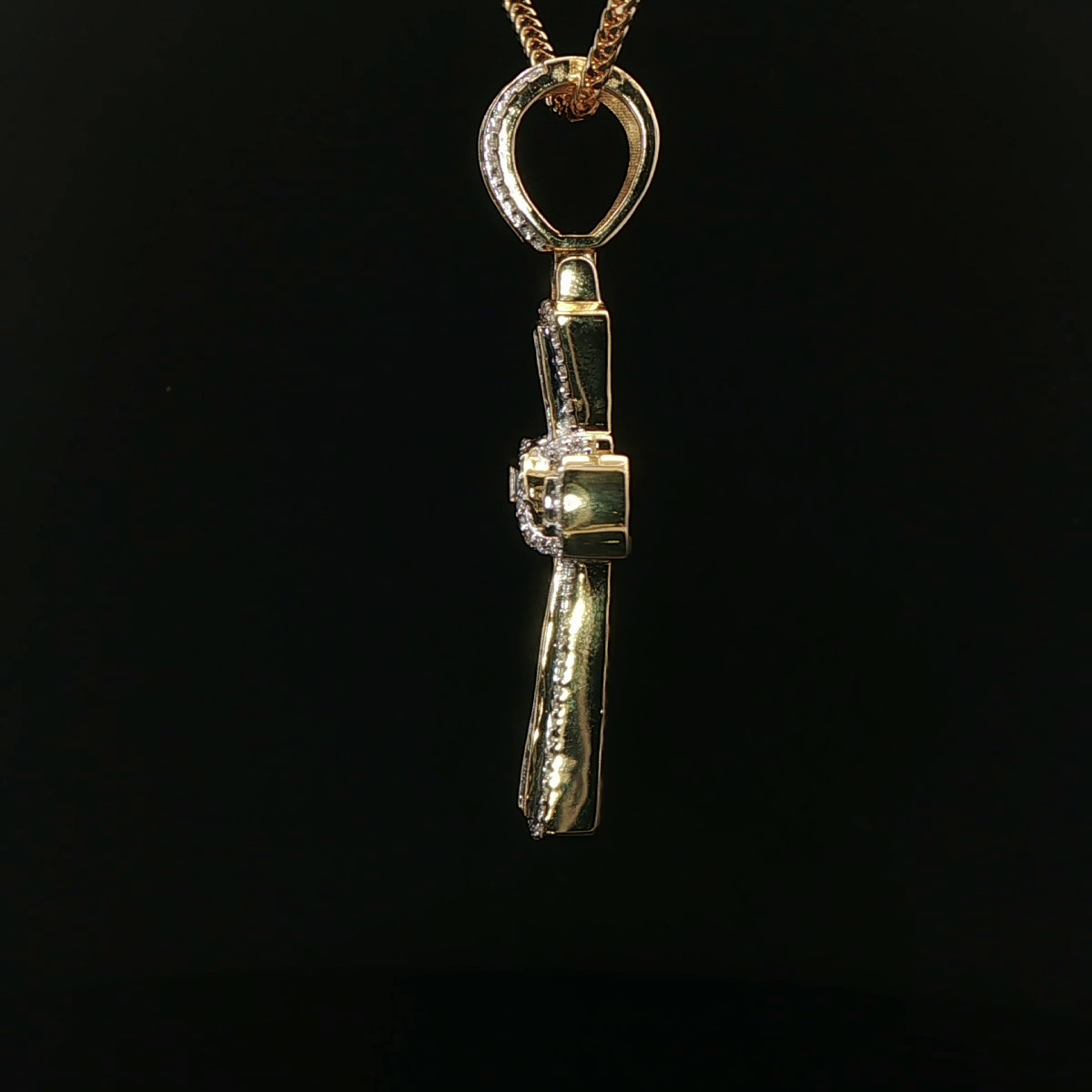 CRUZ DE ORO CON DIAMANTES