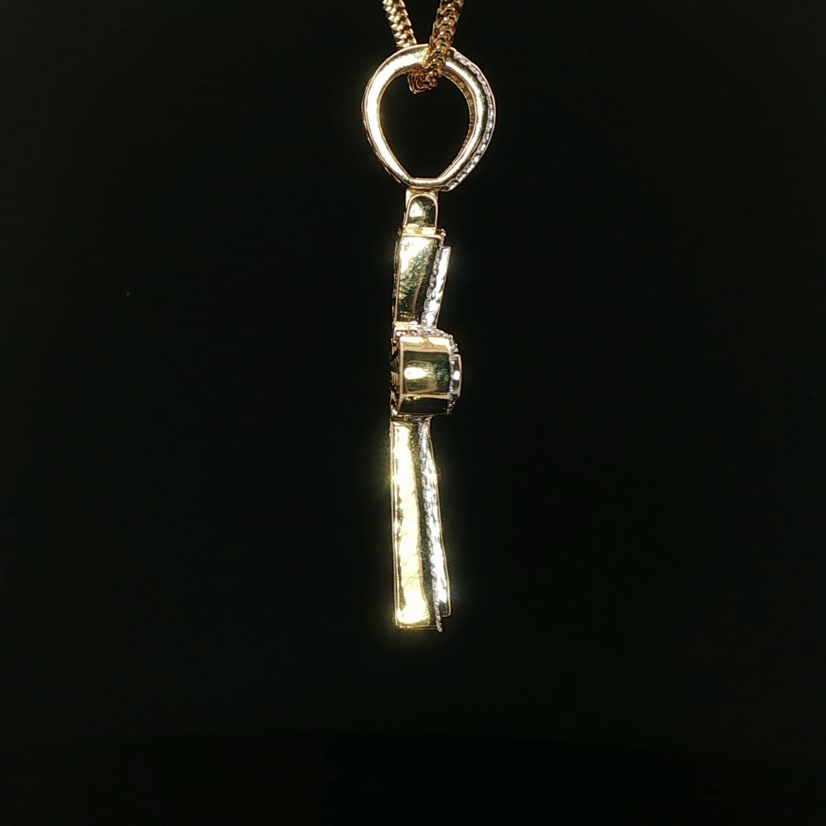 CRUZ DE ORO CON DIAMANTES