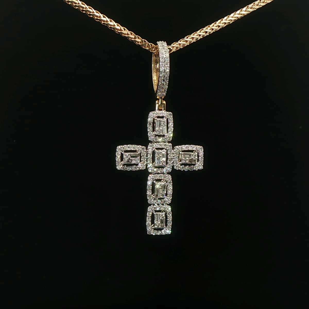CRUZ DE ORO CON DIAMANTES