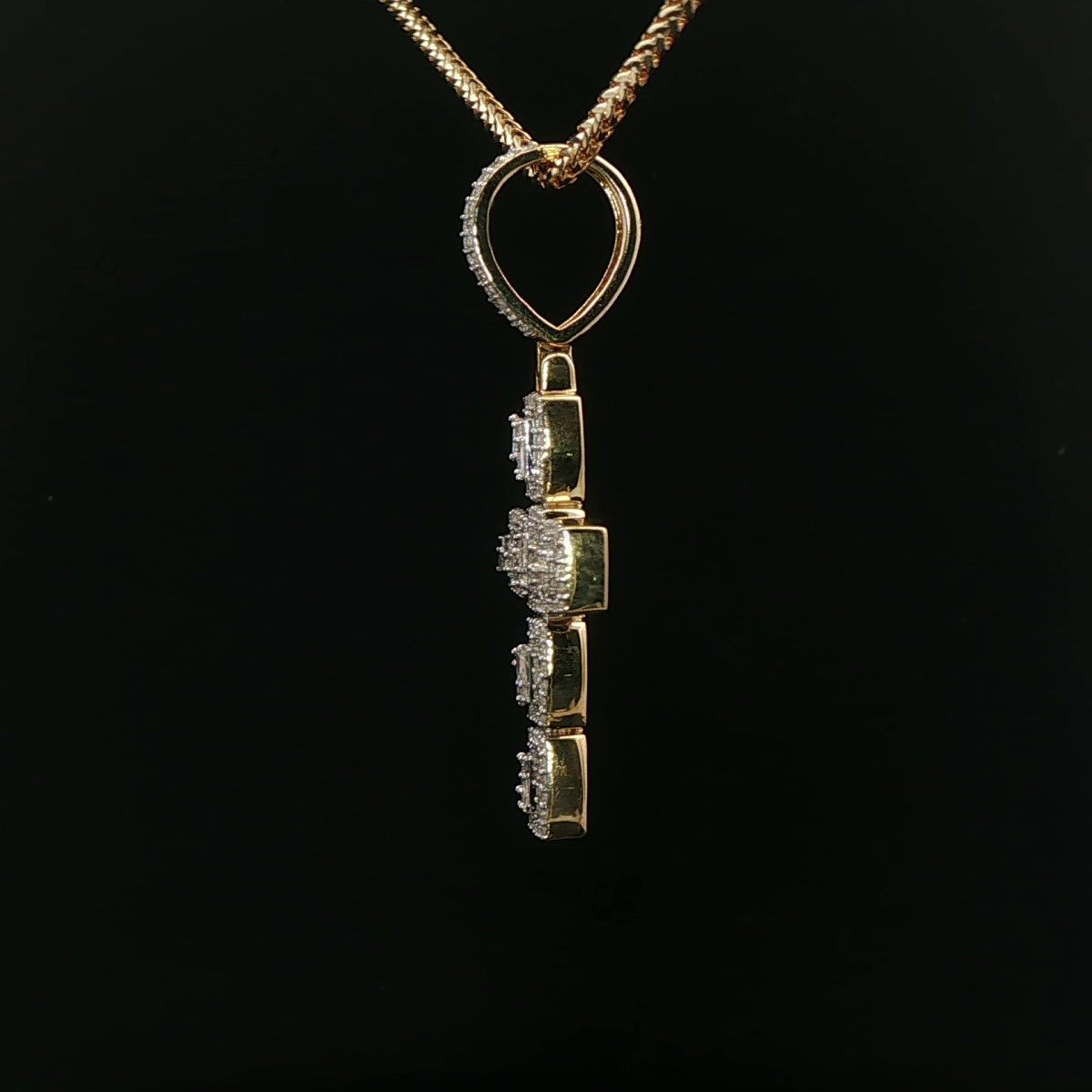 CRUZ DE ORO CON DIAMANTES