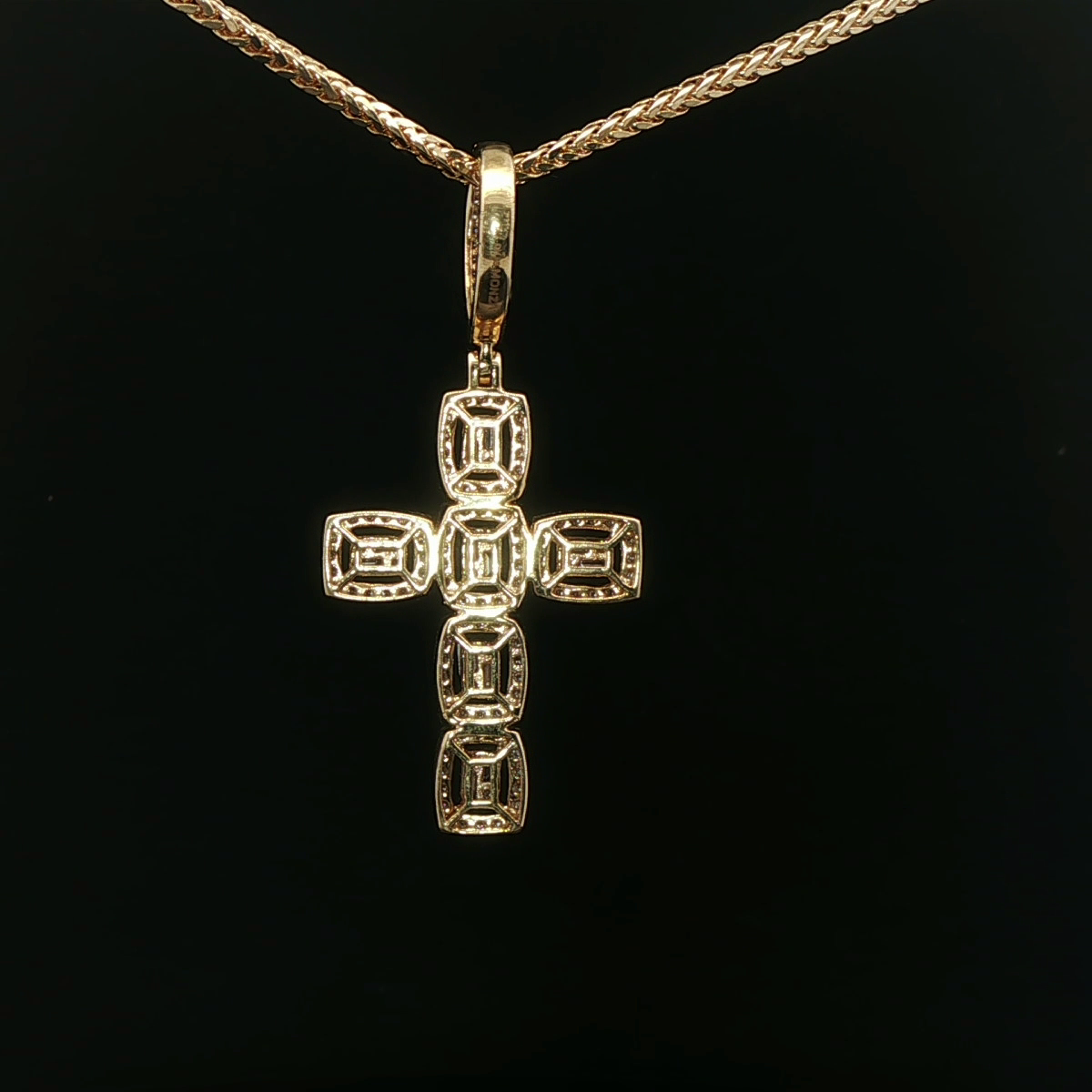 CRUZ DE ORO CON DIAMANTES