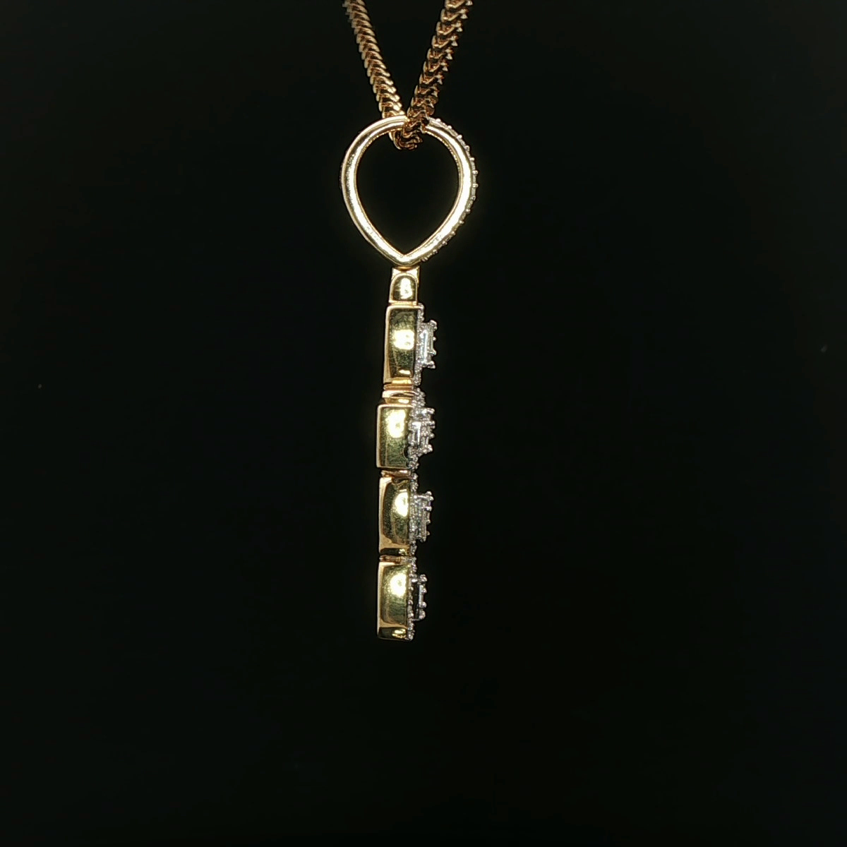 CRUZ DE ORO CON DIAMANTES