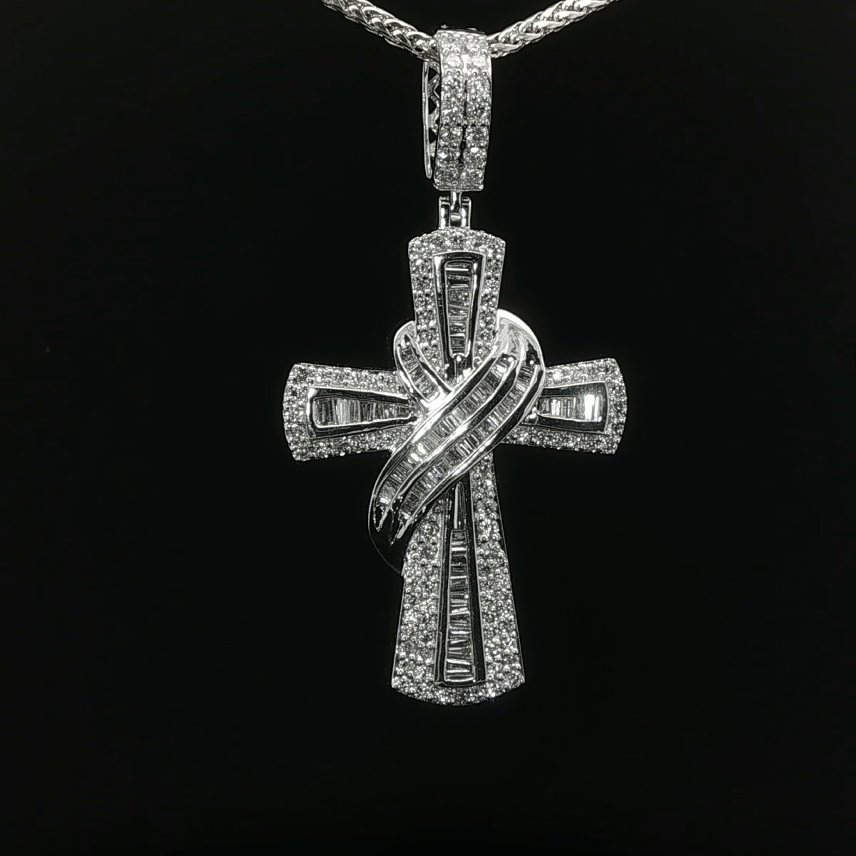CRUZ DE ORO CON DIAMANTES