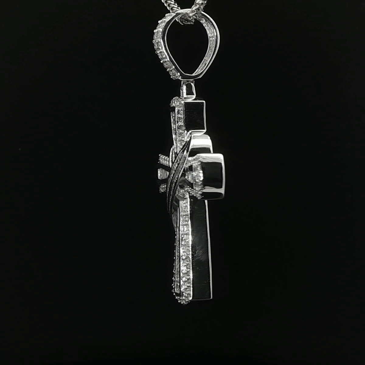 CRUZ DE ORO CON DIAMANTES