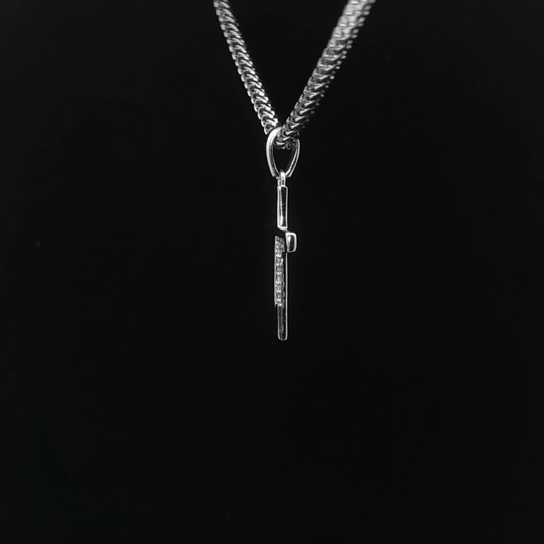 CRUZ DE ORO CON DIAMANTES