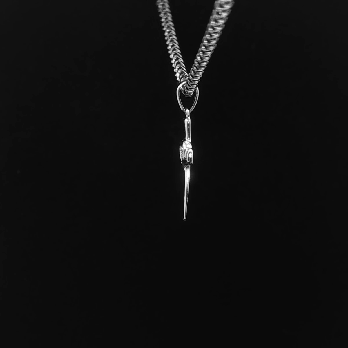 CRUZ DE ORO CON DIAMANTE CENTRAL