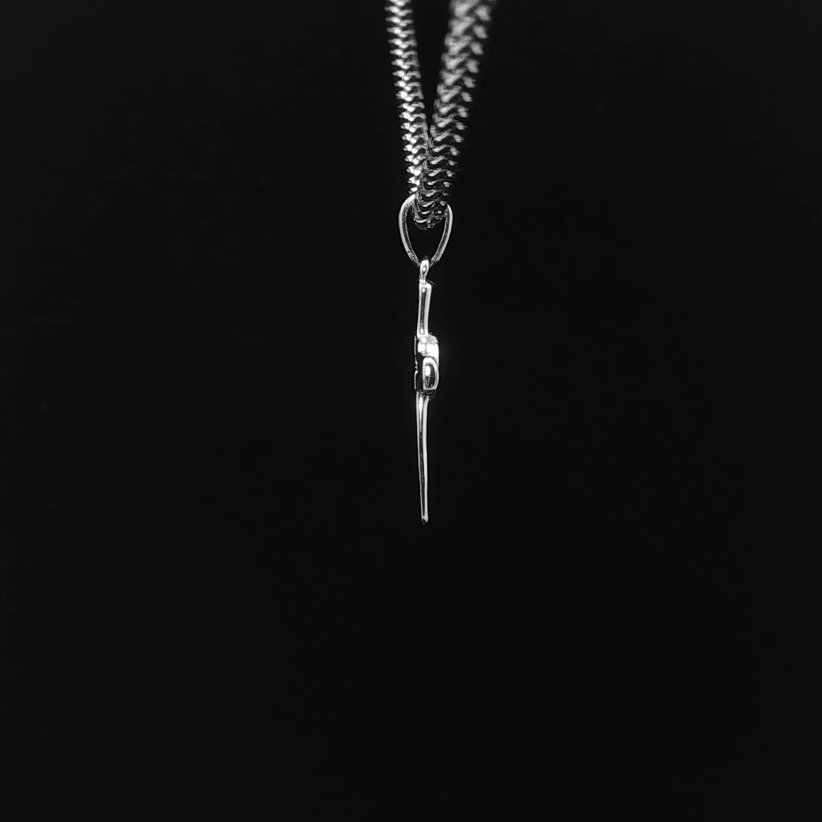 CRUZ DE ORO CON DIAMANTE CENTRAL