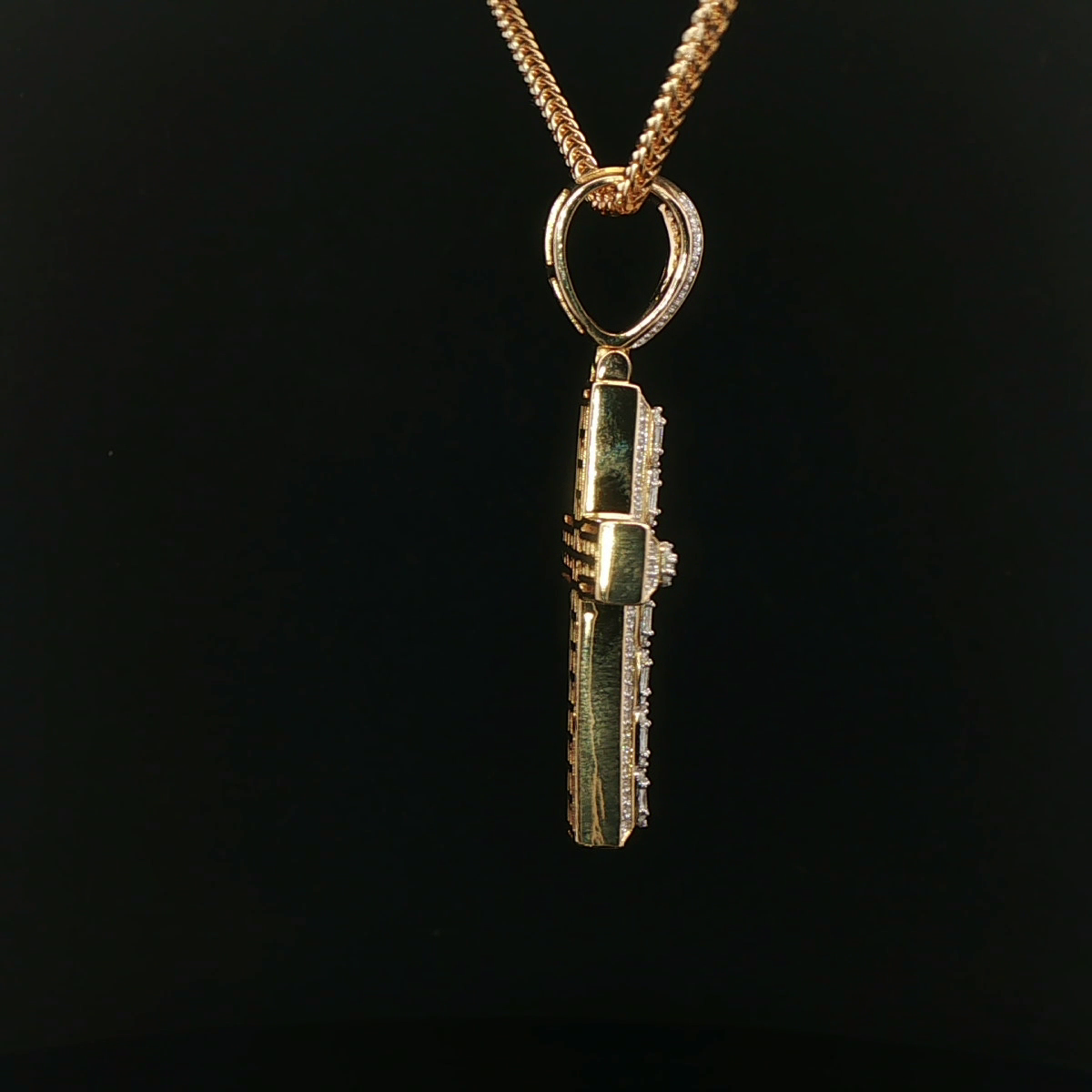 CRUZ DE ORO CON DIAMANTES