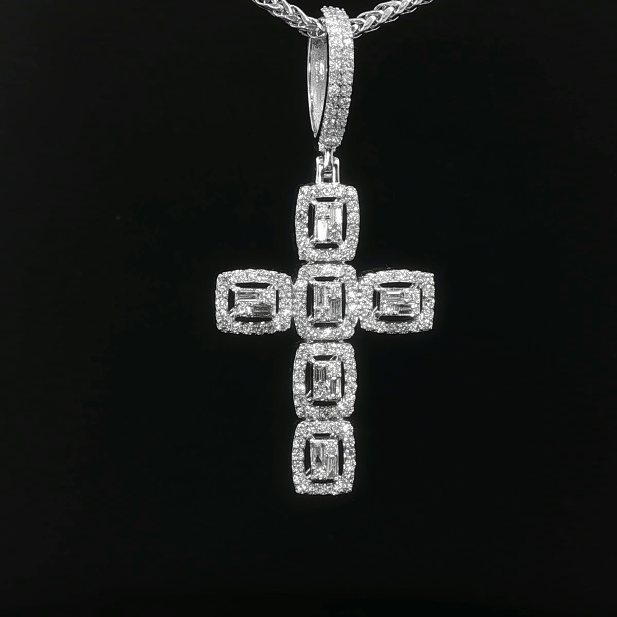 CRUZ DE ORO CON DIAMANTES
