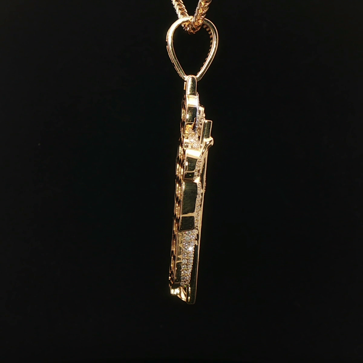 DIJE DE ORO CON DIAMANTES