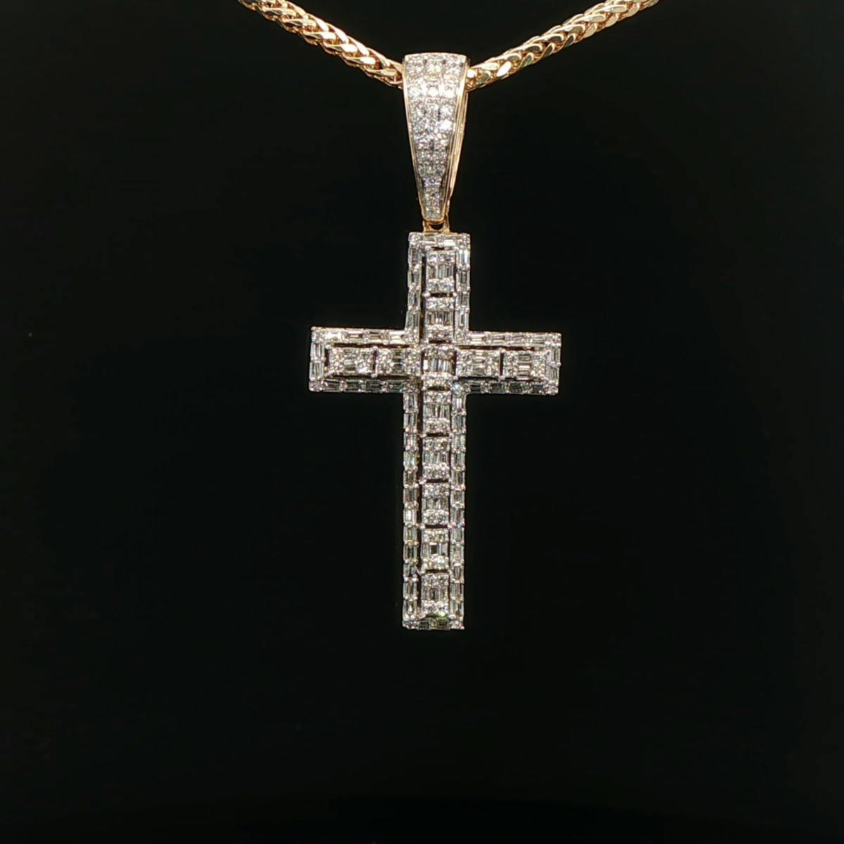 CRUZ DE ORO CON DIAMANTES