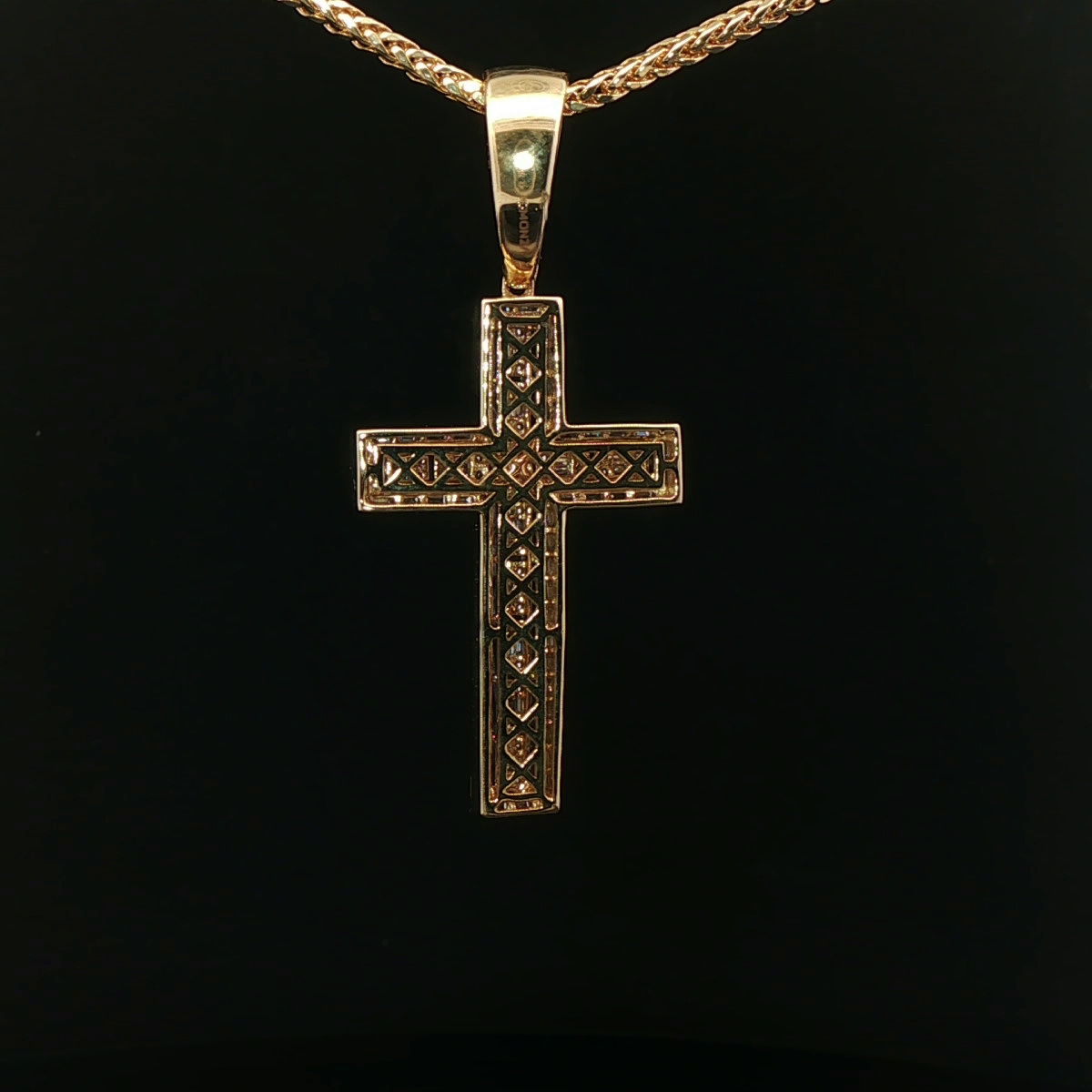 CRUZ DE ORO CON DIAMANTES