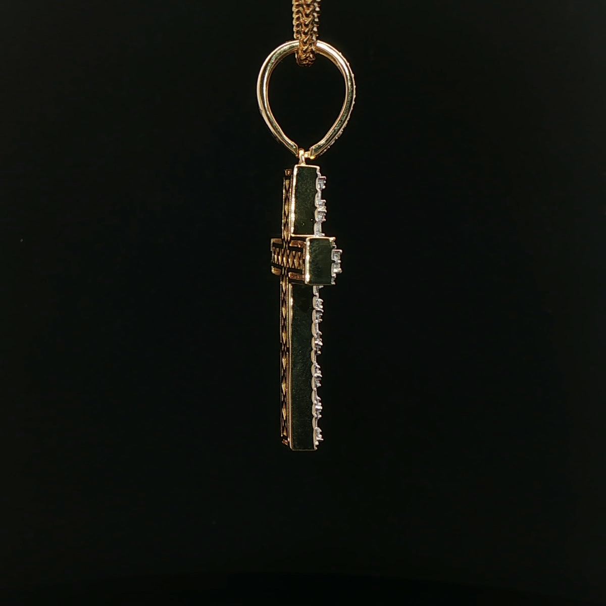 CRUZ DE ORO CON DIAMANTES