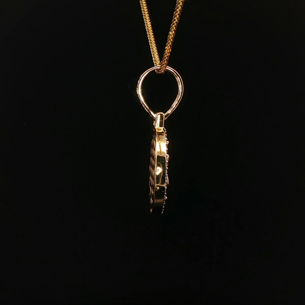 MEDALLA RELIGIOSA DE ORO CON DIAMANTES