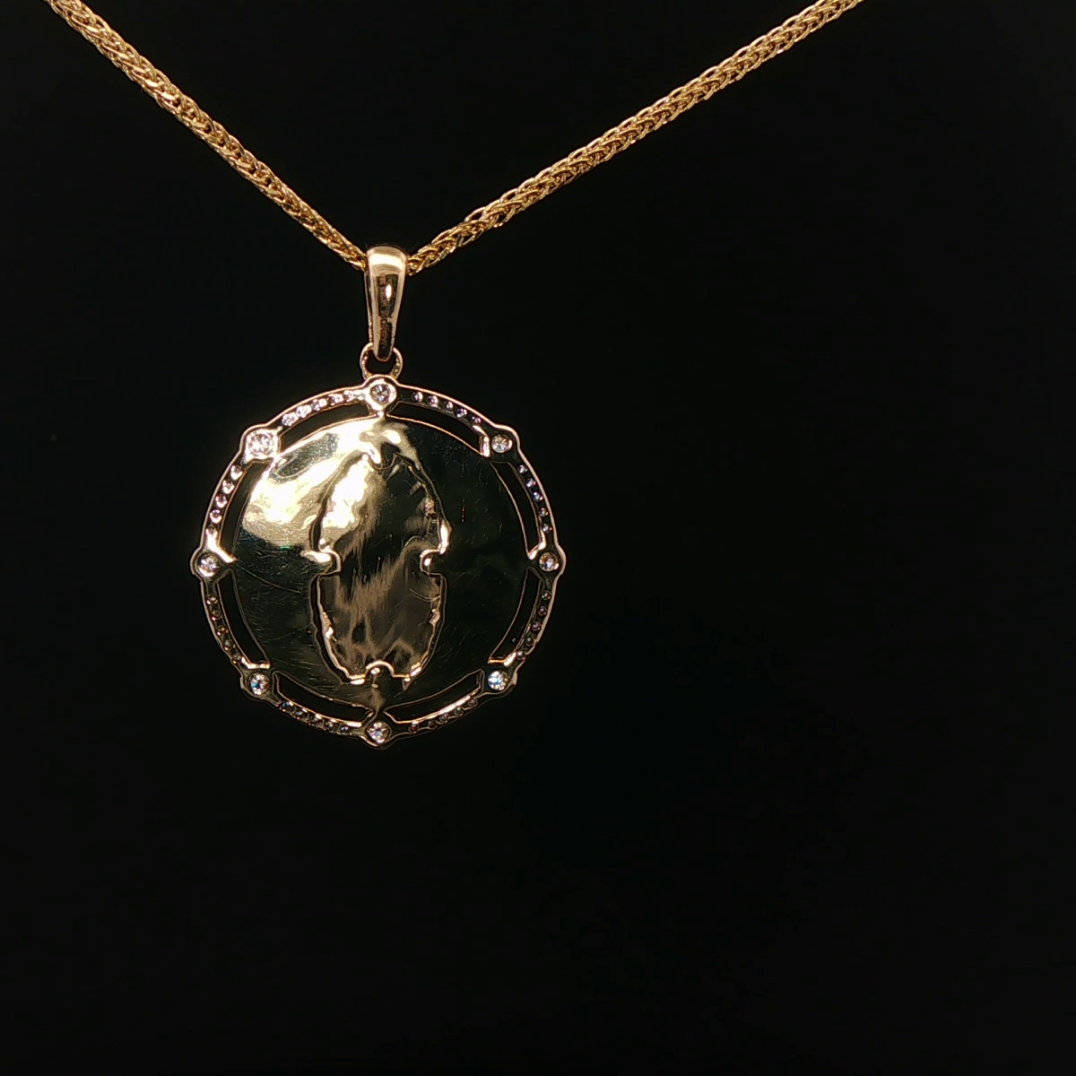 MEDALLA RELIGIOSA DE ORO CON DIAMANTES