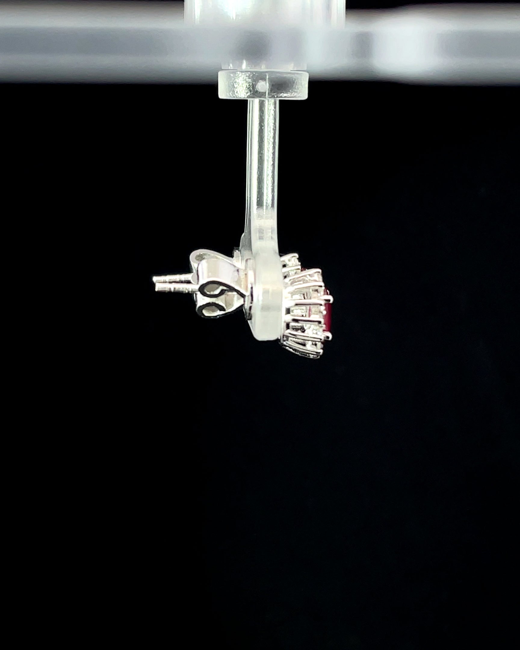 ARETES DE ORO CON RUBI Y DIAMANTES N