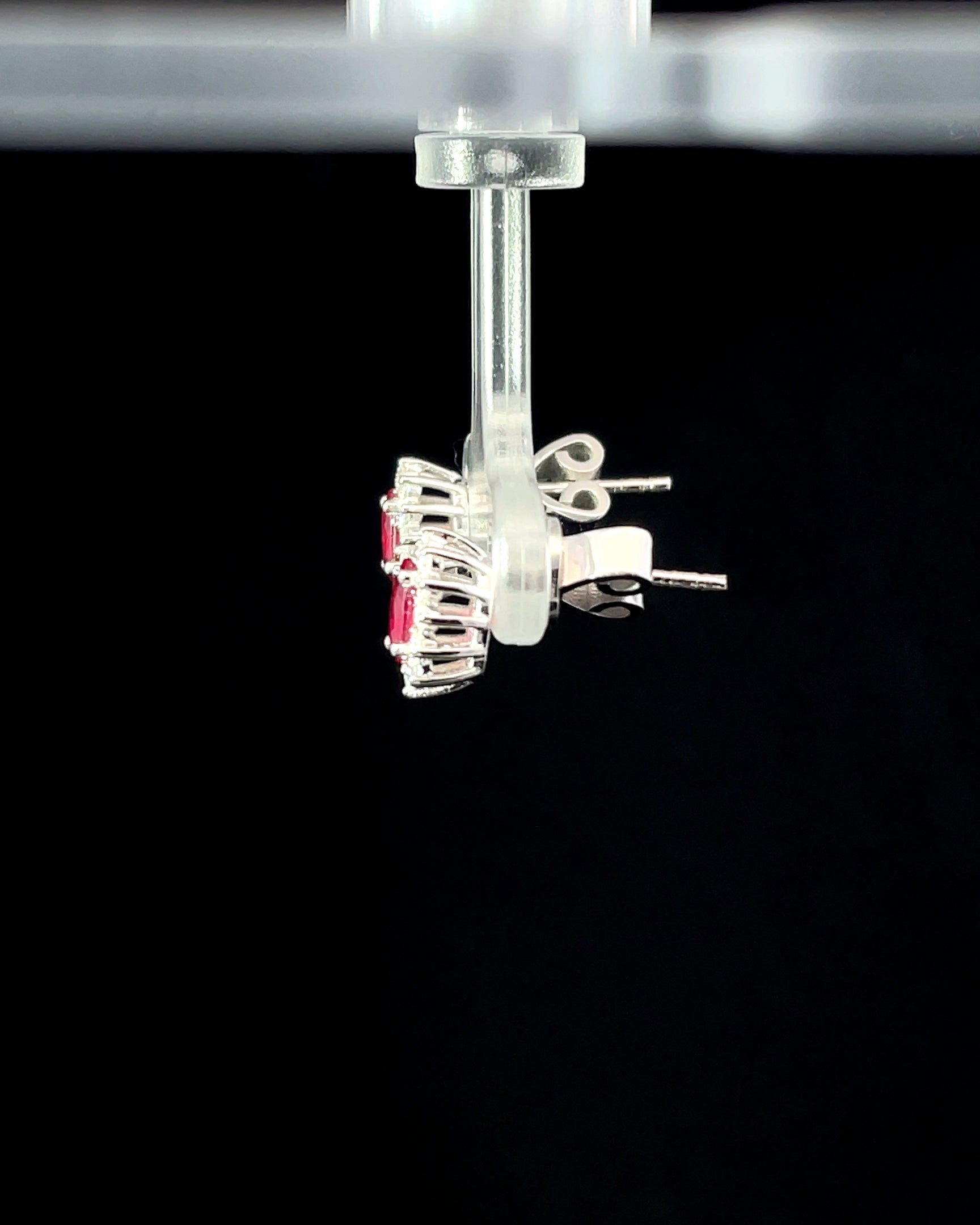 ARETES DE ORO CON RUBI Y DIAMANTES N