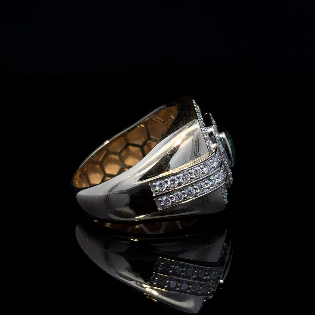 ANILLO DE ORO CON DIAMANTES Y ESMERALDA