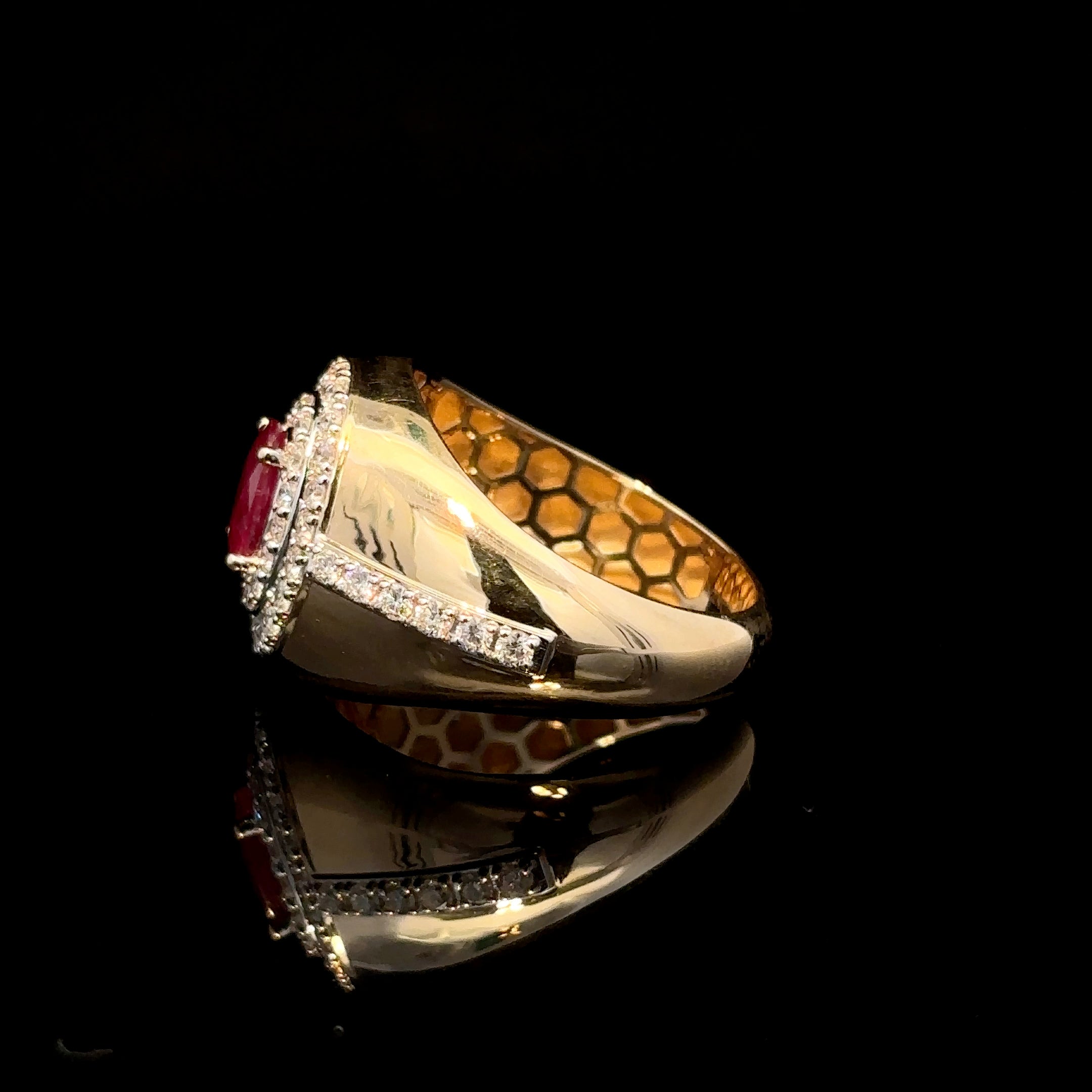 ANILLO DE ORO CON DIAMANTES Y RUBI