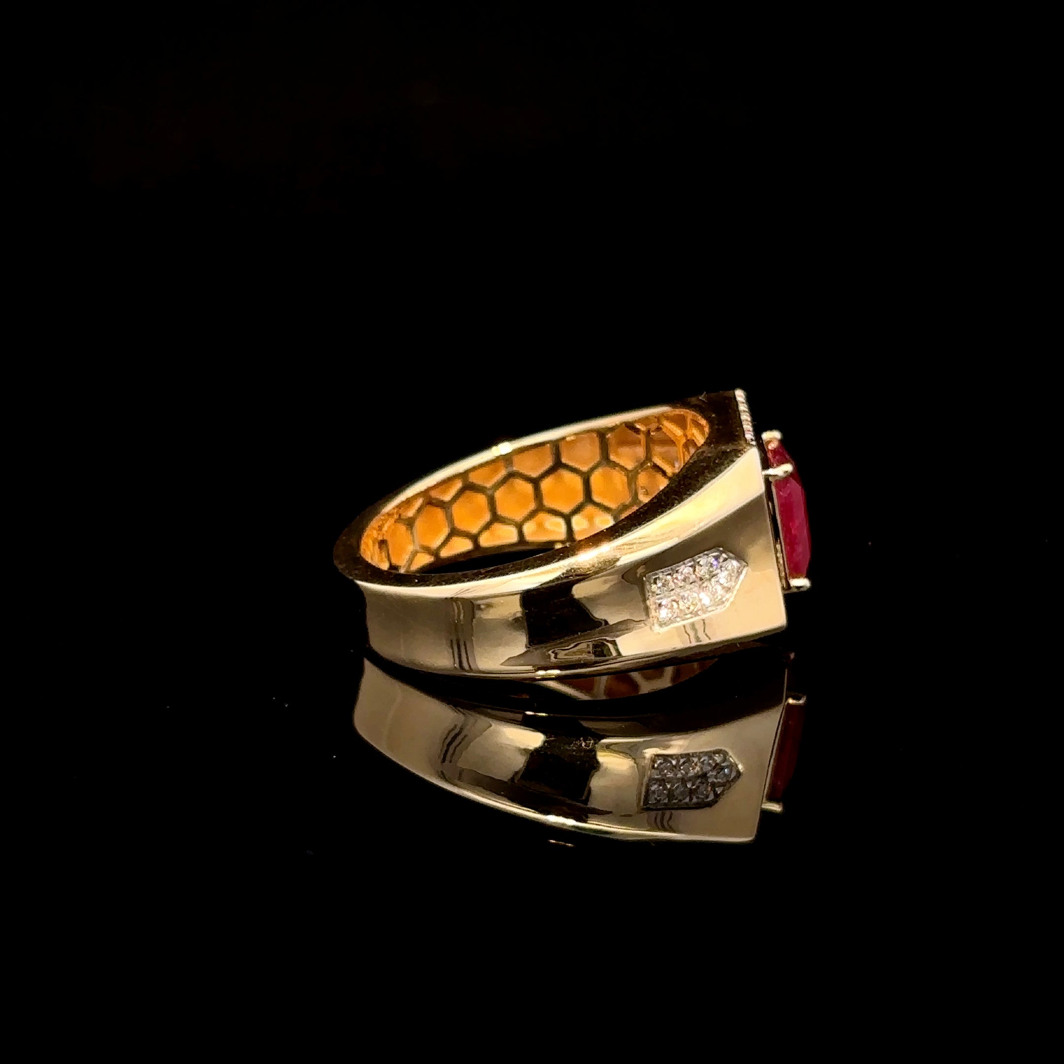 ANILLO DE ORO CON DIAMANTES Y RUBI