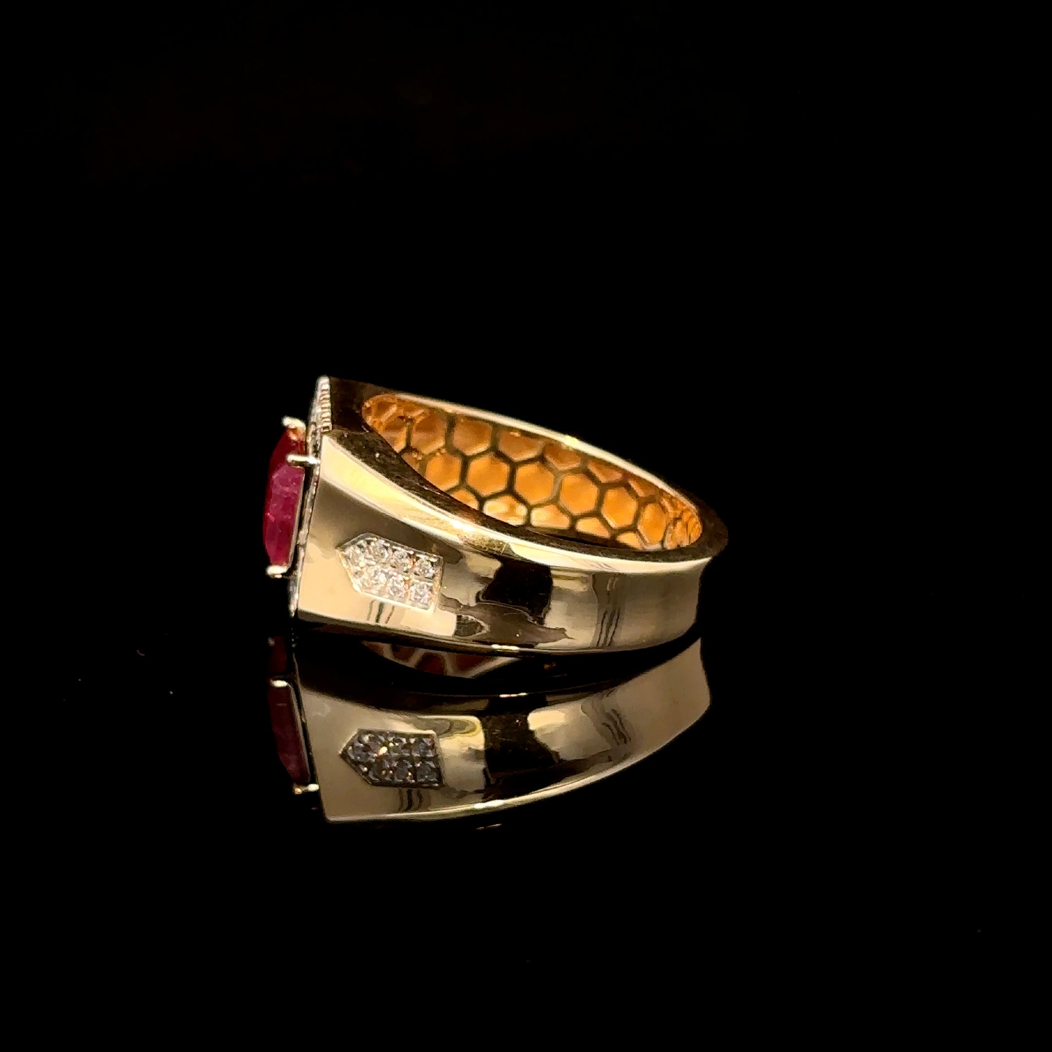 ANILLO DE ORO CON DIAMANTES Y RUBI