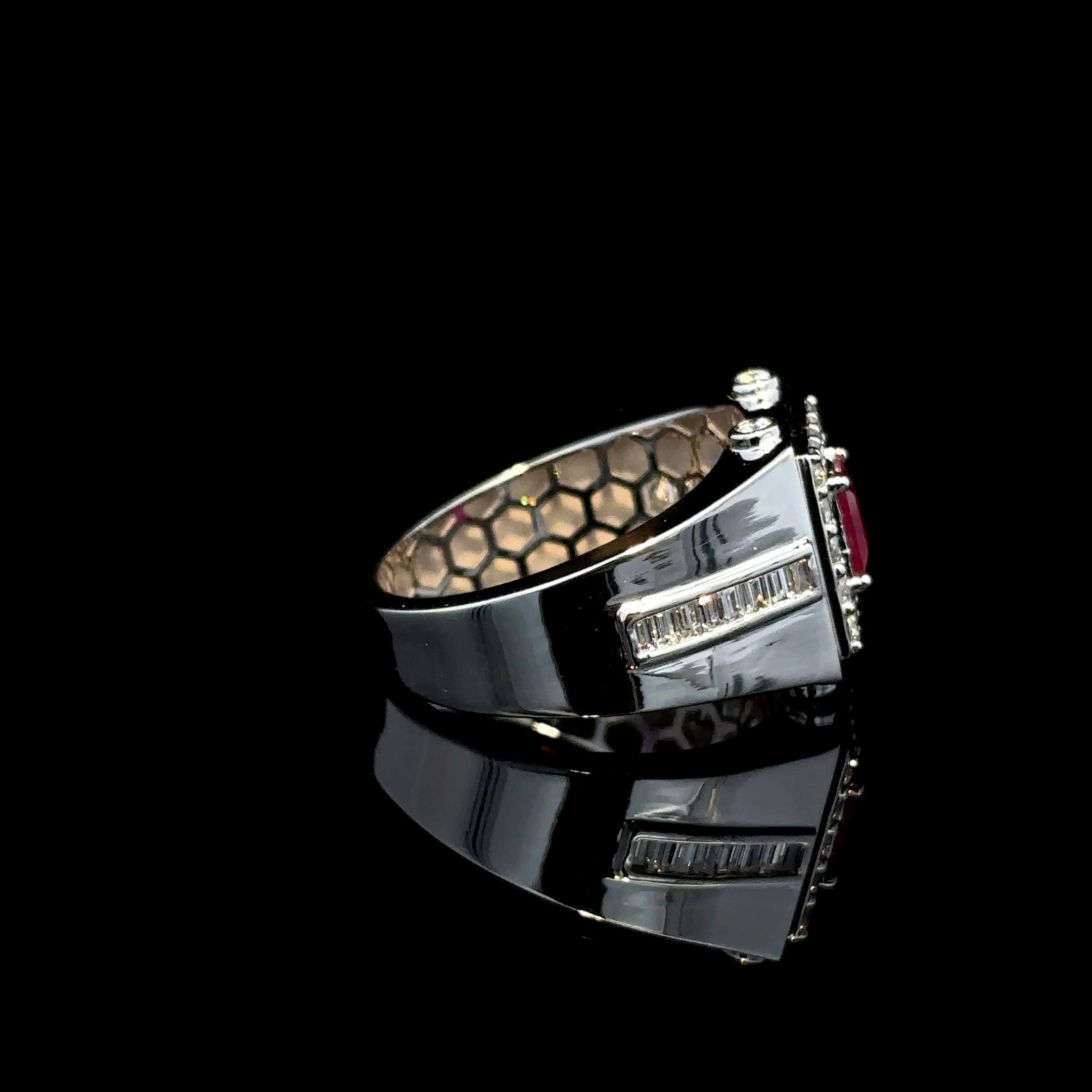 ANILLO DE ORO BLANCO CON DIAMANTE Y RUBI