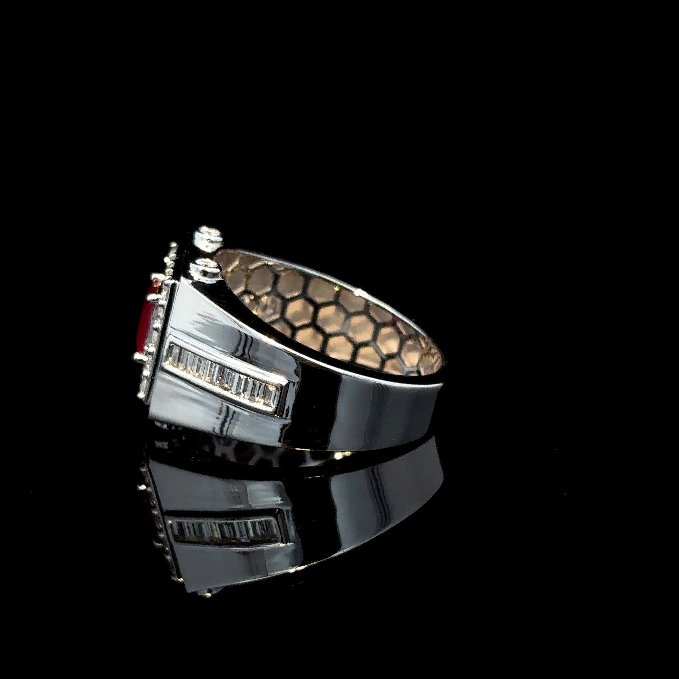 ANILLO DE ORO BLANCO CON DIAMANTE Y RUBI