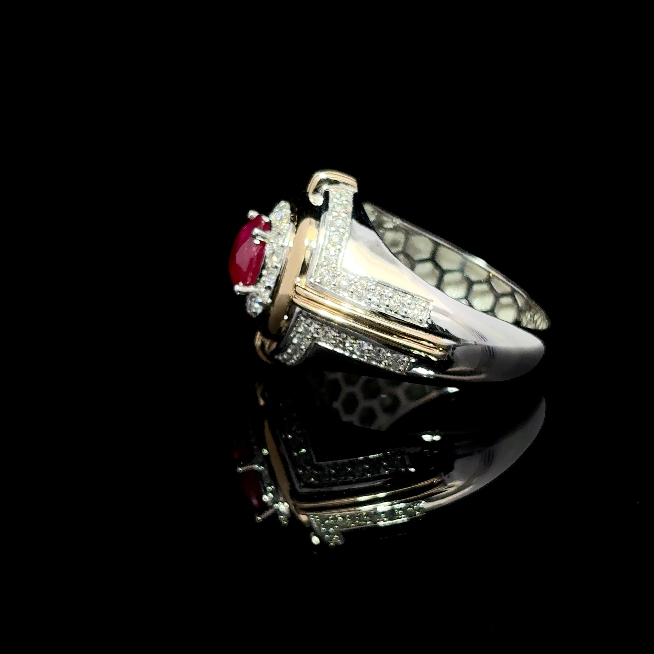 ANILLO DE ORO CON RUBI Y DIAMANTE