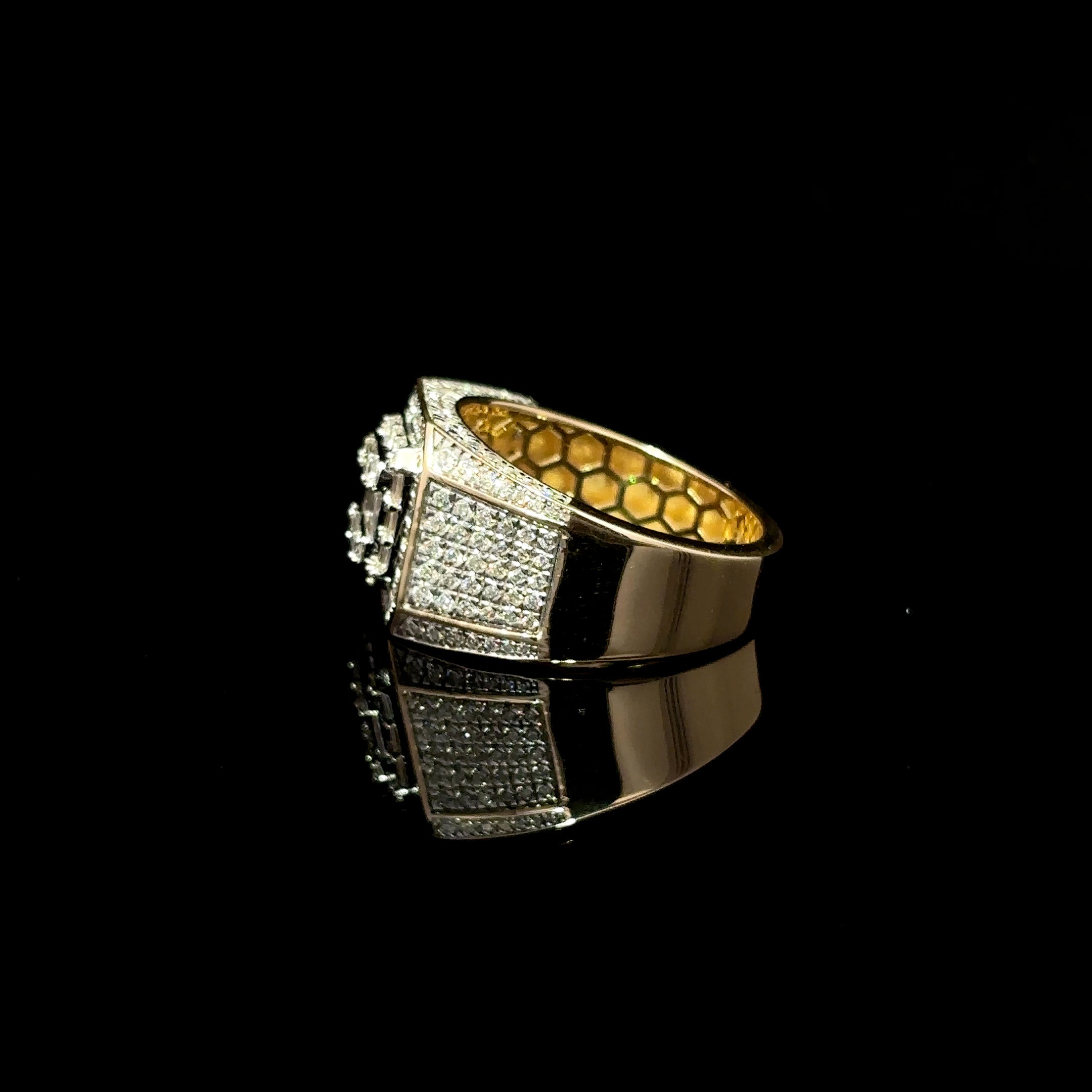 ANILLO DE ORO CON DIAMANTE