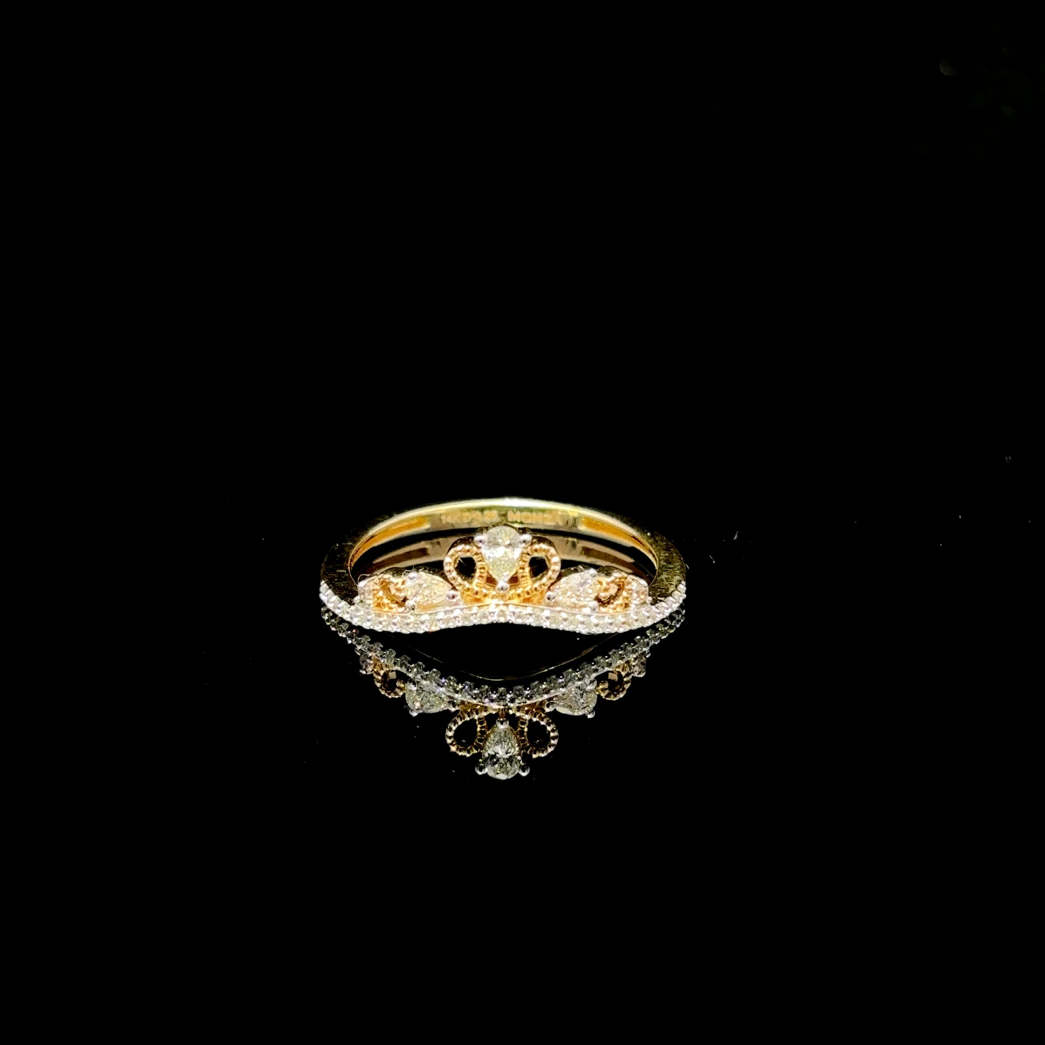 CHURUMBELA DE ORO CON DIAMANTES