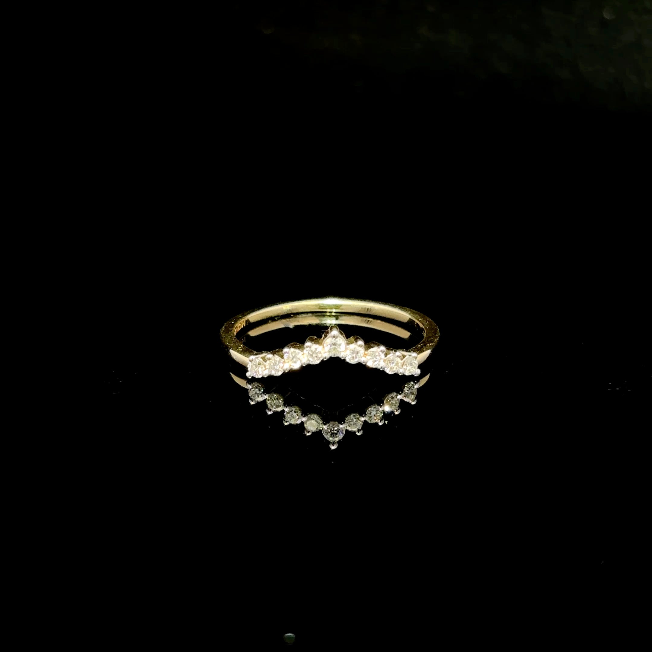 CHURUMBELA DE ORO CON DIAMANTES