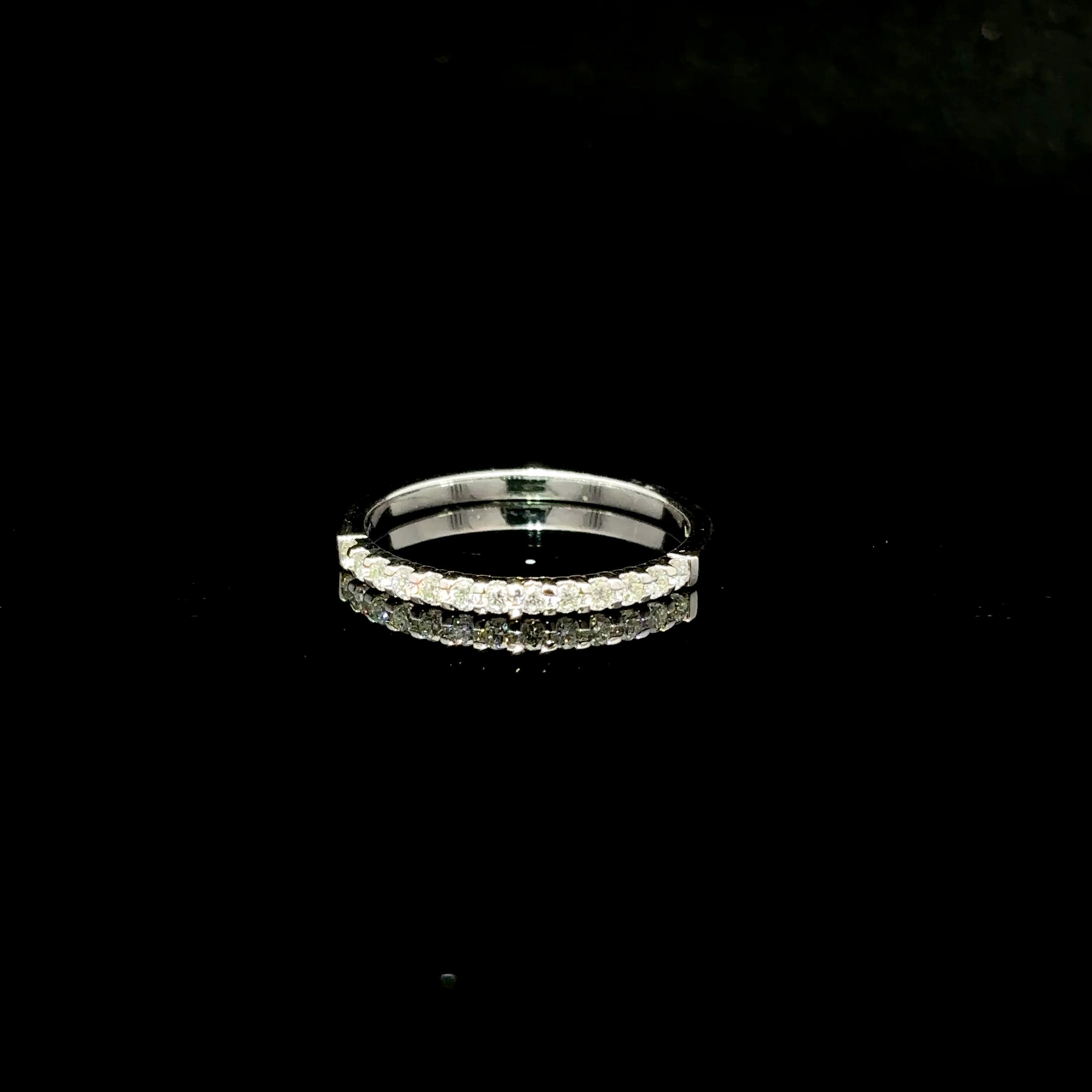 CHURUMBELA DE ORO CON DIAMANTES