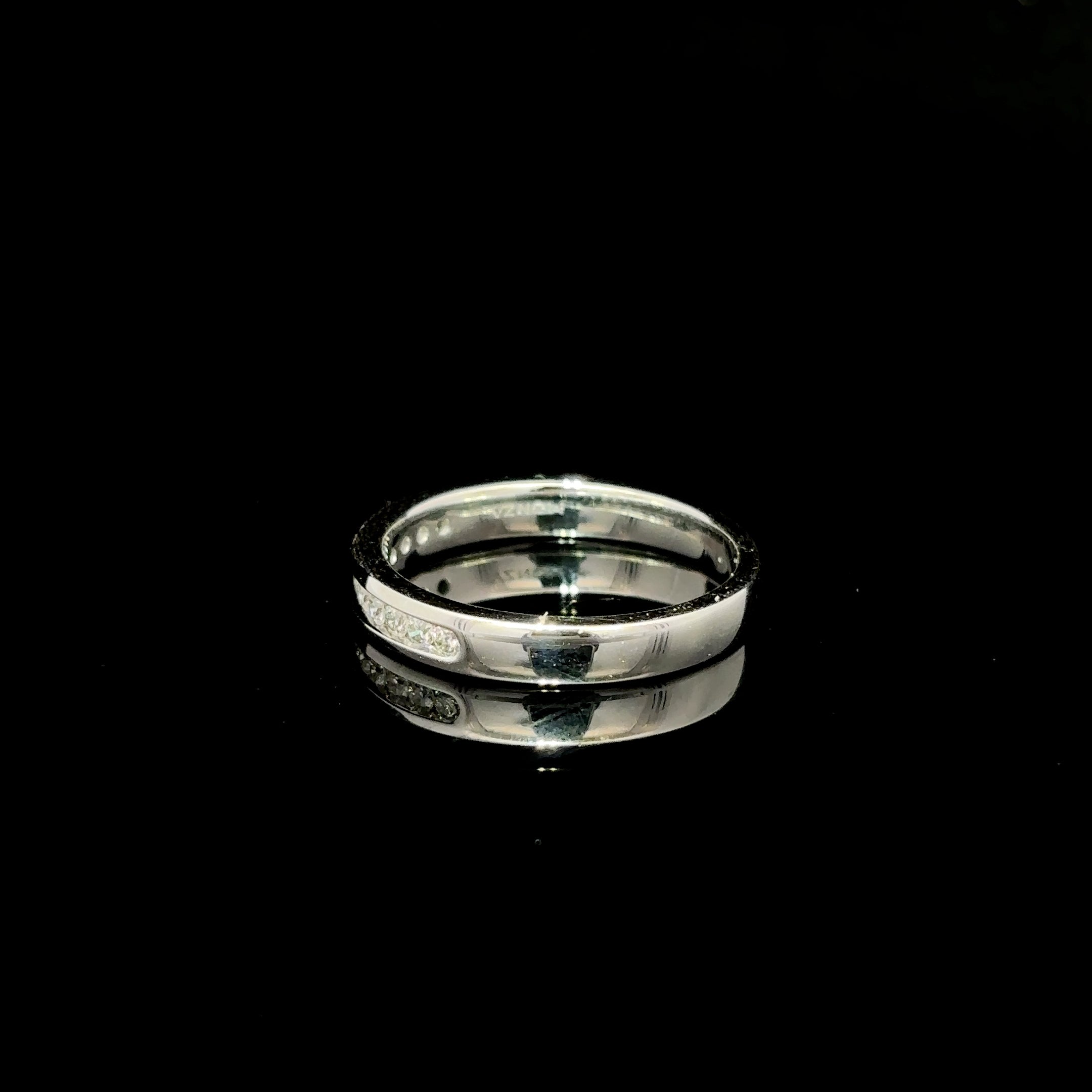 CHURUMBELA DE ORO CON DIAMANTES