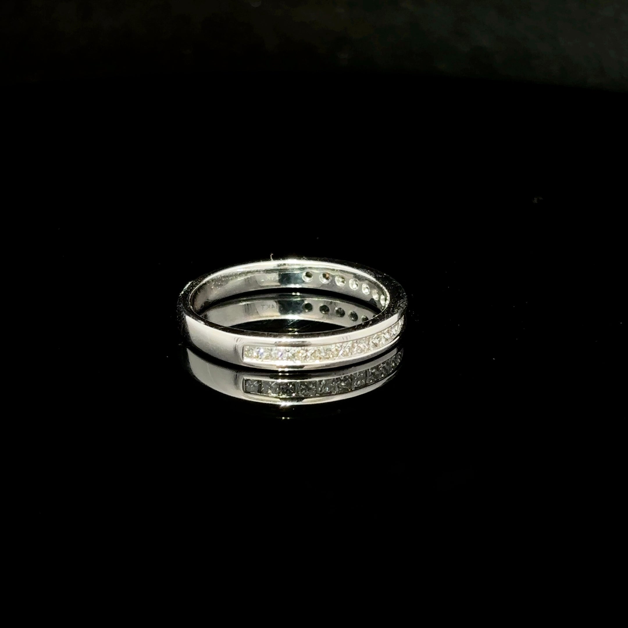 CHURUMBELA DE ORO CON DIAMANTES