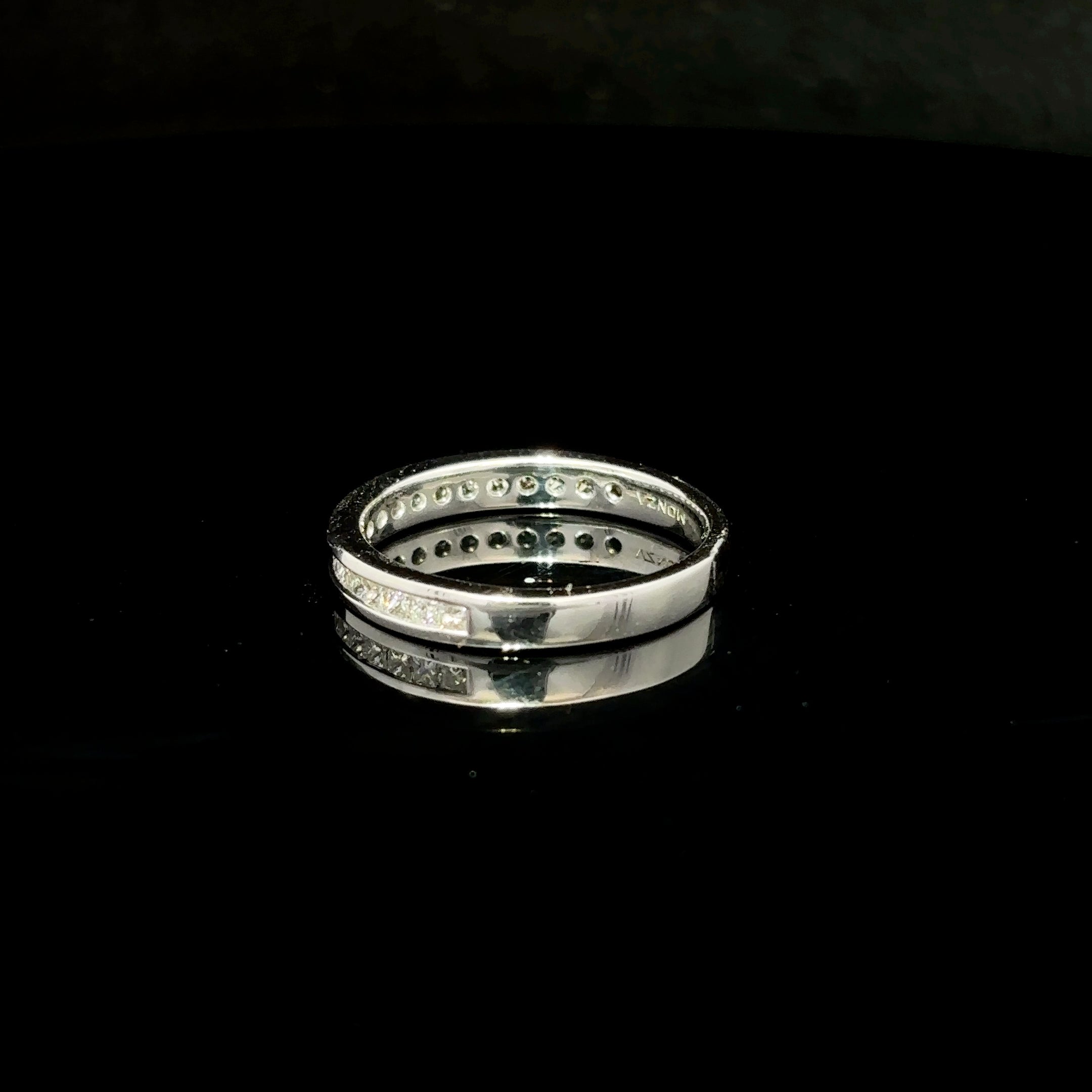 CHURUMBELA DE ORO CON DIAMANTES