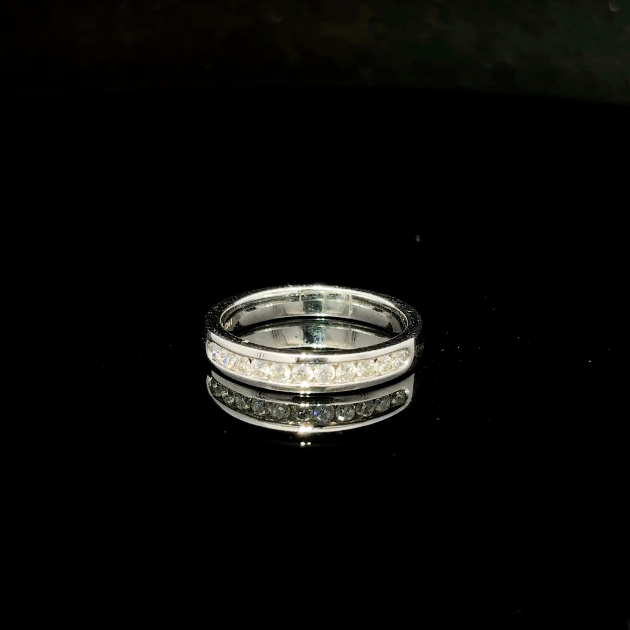 CHURUMBELA DE ORO CON DIAMANTES