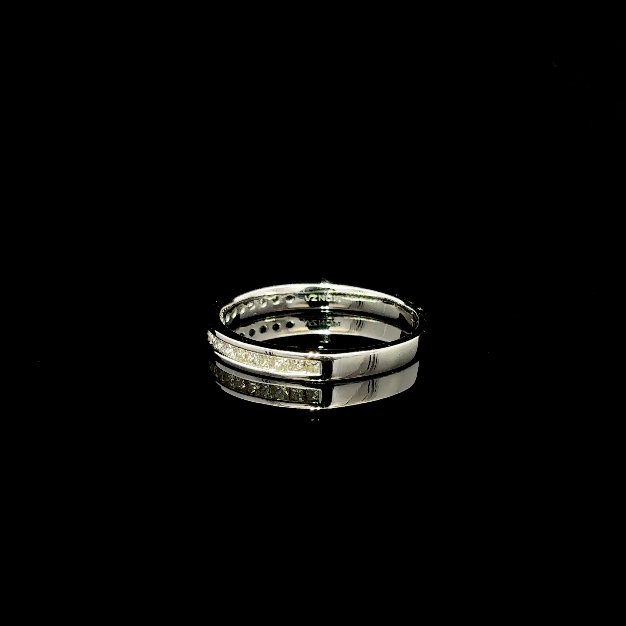 CHURUMBELA DE ORO CON DIAMANTES