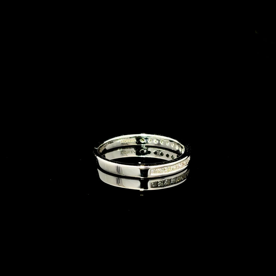 CHURUMBELA DE ORO CON DIAMANTES